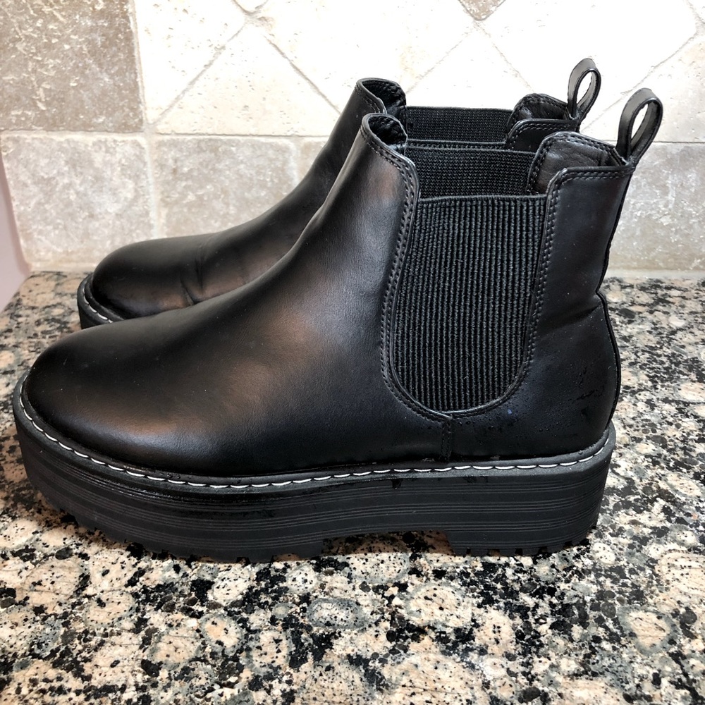 Womens Black Chelsea Boots